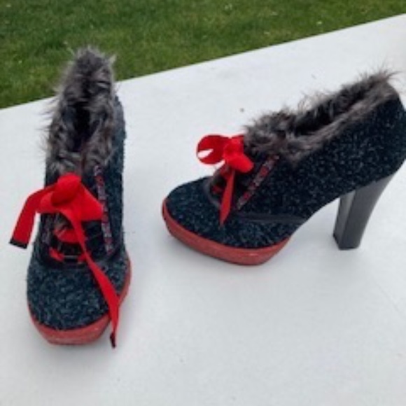 furry booties UK boutique - Picture 5 of 5